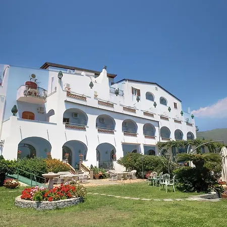 Arathena Rocks Hotell 4*