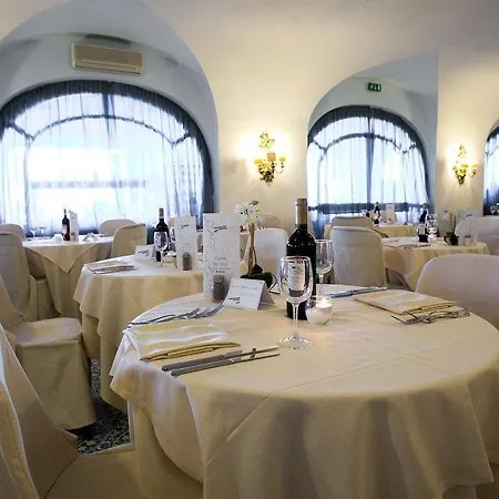 Hotell Arathena Rocks Giardini Naxos