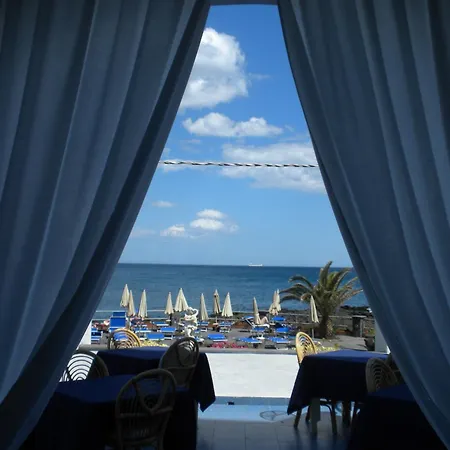 Hotell Arathena Rocks 4*