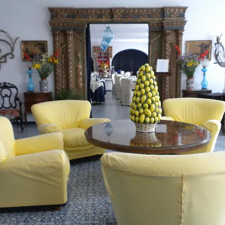 Hotell Arathena Rocks 4*