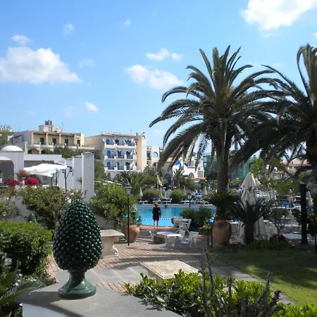 Hotell Arathena Rocks 4*